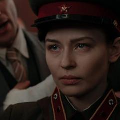 女狙击手 - tfbVcICu1cL0zU7DUhT5Zy8TGGA.jpg